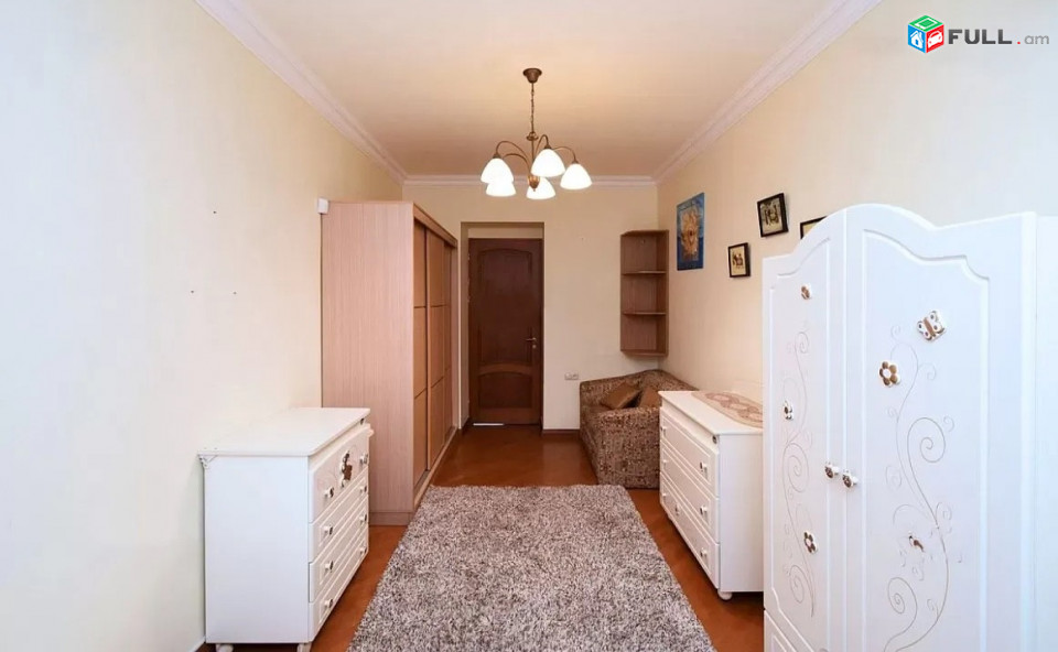 Կոդ PL113  Աբովյան փողոց 3 սեն. բնակարան / for rent Abovyan st