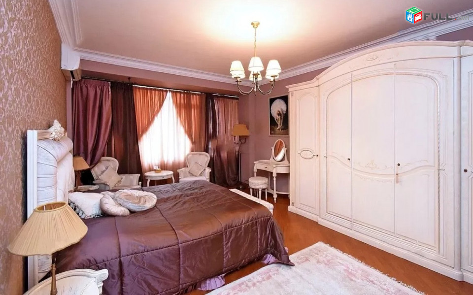Կոդ PL113  Աբովյան փողոց 3 սեն. բնակարան / for rent Abovyan st