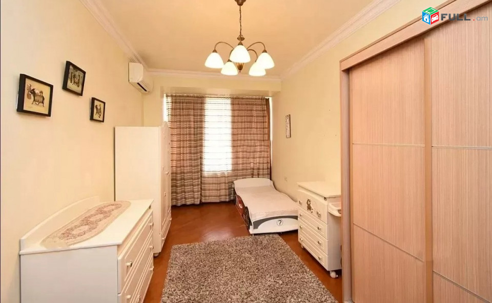 Կոդ PL113  Աբովյան փողոց 3 սեն. բնակարան / for rent Abovyan st