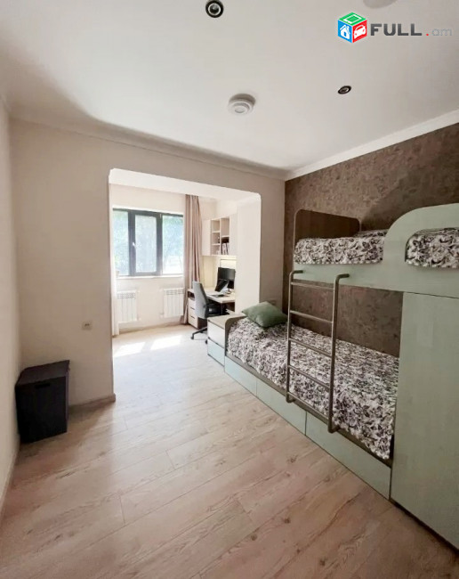 Կոդ PL114  Աբովյան փողոց 3 սեն. բնակարան / for rent Abovyan st.