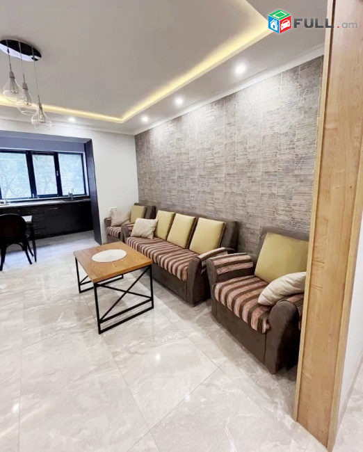 Կոդ PL114  Աբովյան փողոց 3 սեն. բնակարան / for rent Abovyan st.