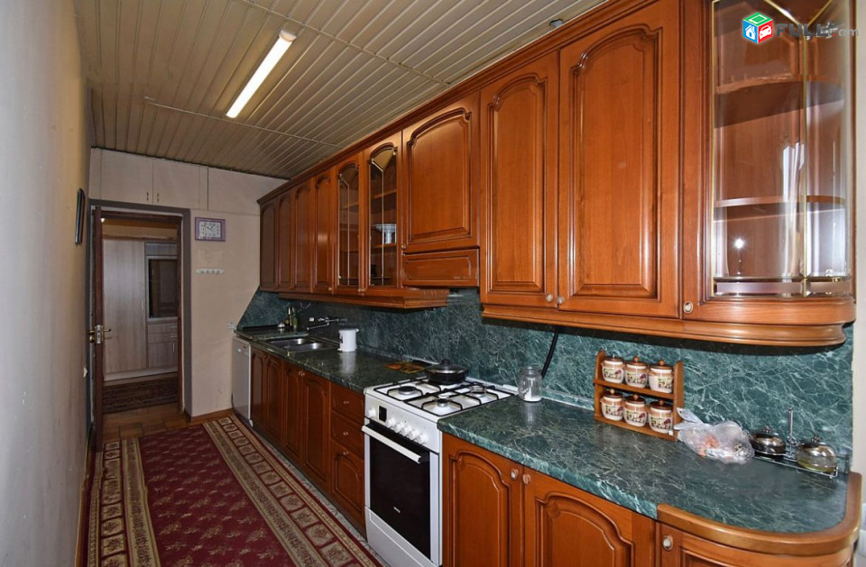 Կոդ PL141  Դավիթ Անհաղթ փողոց 4 սեն. բնակարան Զեյթուն