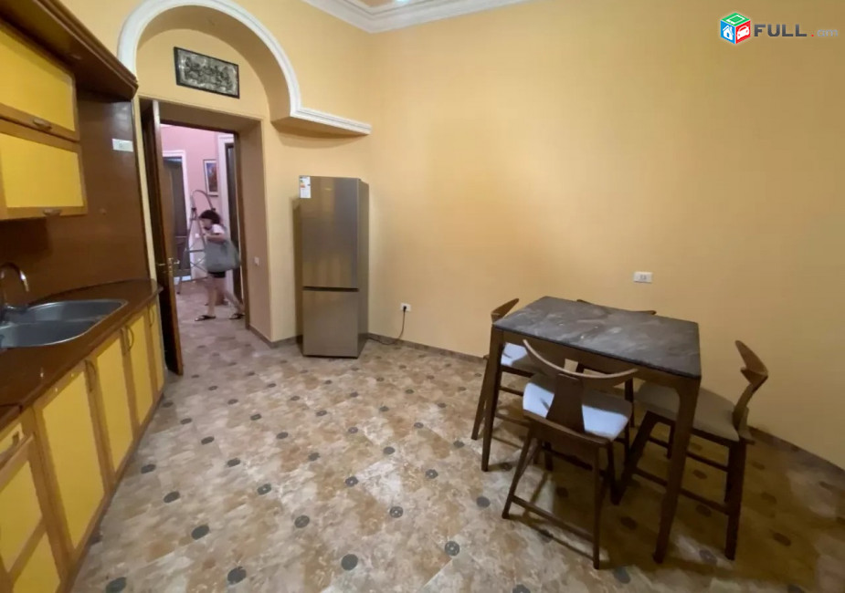 Կոդ PL173  Մոսկովյան փողոց 3 սեն. բնակարան / for rent Moskovyan st.
