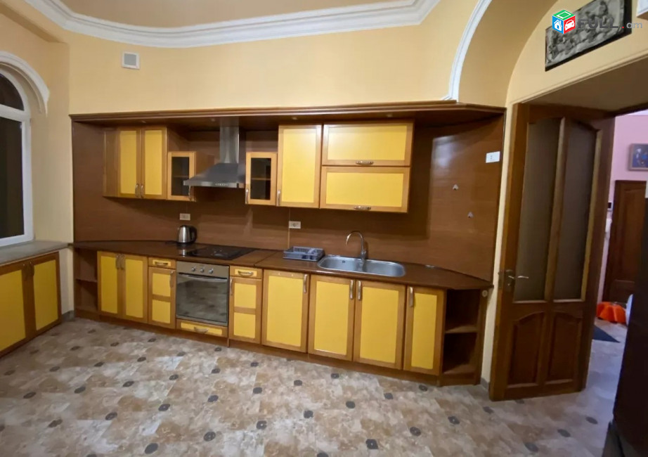 Կոդ PL173  Մոսկովյան փողոց 3 սեն. բնակարան / for rent Moskovyan st.