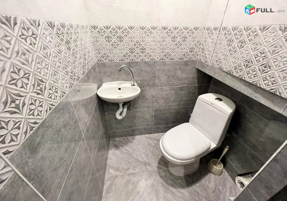 Կոդ PL238  Գրիգոր Լուսավորիչ փողոց  3 սեն. բնակարան Կենտրոն 