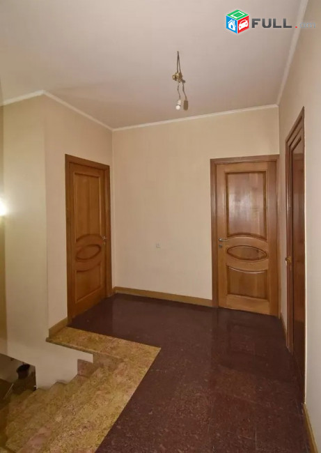 Կոդ PL250  Աբովյան փողոց 3 սեն. բնակարան / for rent Abovyan st