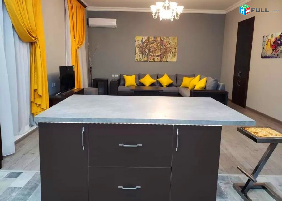 Կոդ 25706  Նալբանդյան փողոց 3 սեն. բնակարան / for rent Nalbandyan st