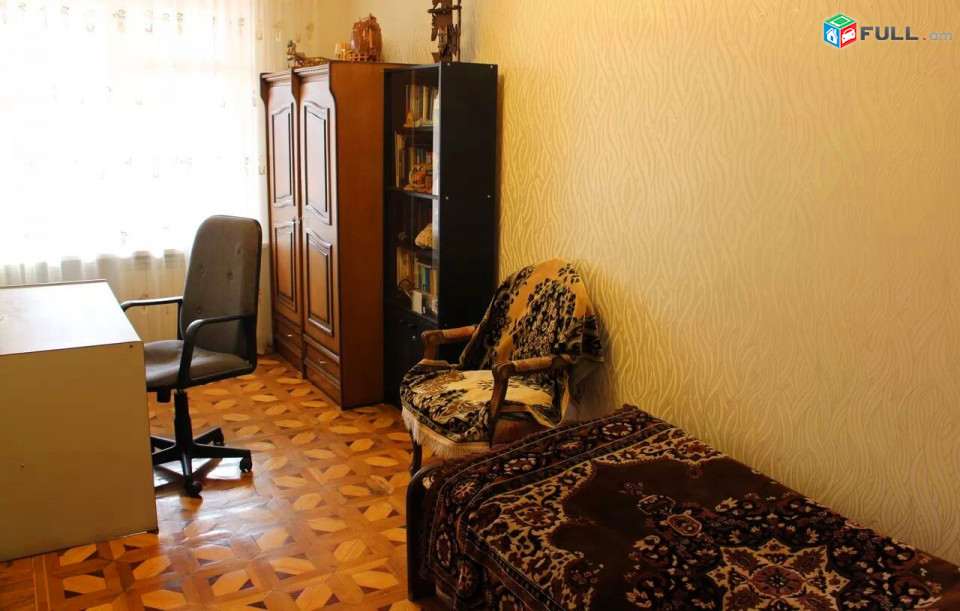 Կոդ MM0420  Սարյան փողոց 3 սեն. բնակարան / for rent Saryan st.