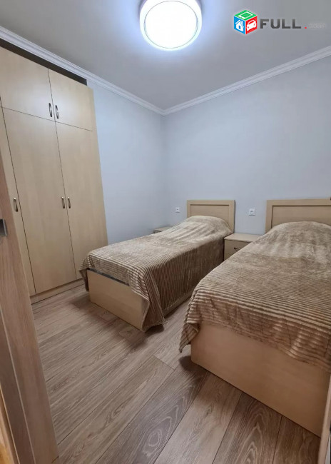 Կոդ PL297  Երվանդ Քոչար փողոց  3 սեն. բնակարան / for rent Yervand Kochar st.