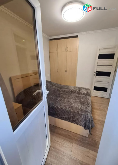 Կոդ PL297  Երվանդ Քոչար փողոց  3 սեն. բնակարան / for rent Yervand Kochar st.