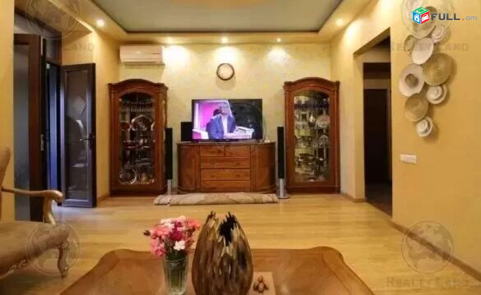Կոդ MM0547  Ամիրյան փողոց 3 սեն. բնակարան / for rent Amiryan st.