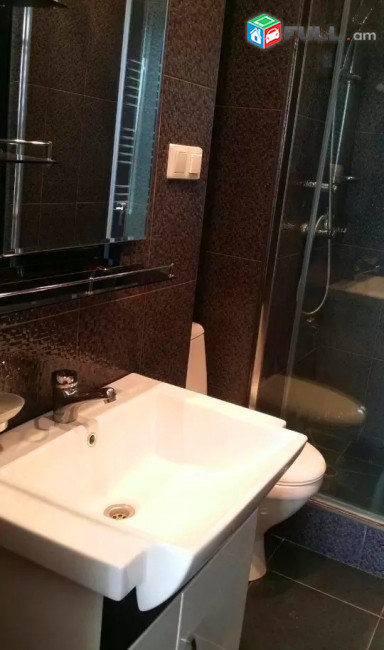 Կոդ MM0597  Հանրապետության փողոց 2 սեն. բնակարան 