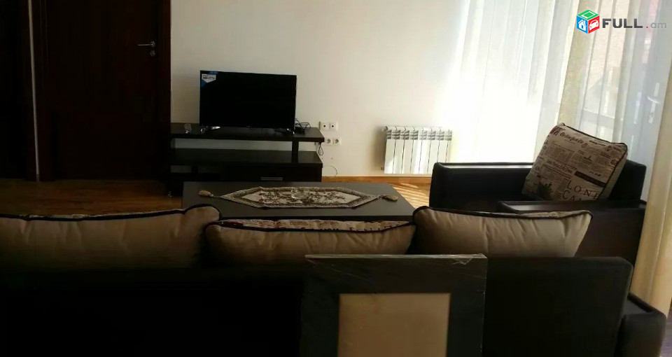 Կոդ MM0597  Հանրապետության փողոց 2 սեն. բնակարան 
