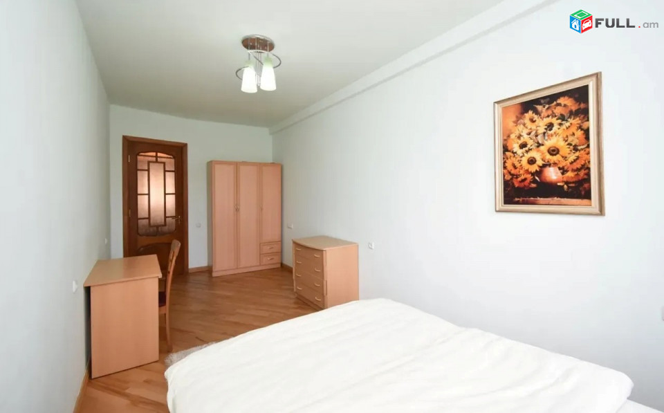 Կոդ 212119  Սարյան փողոց 3 սեն. բնակարան / for rent Saryan st