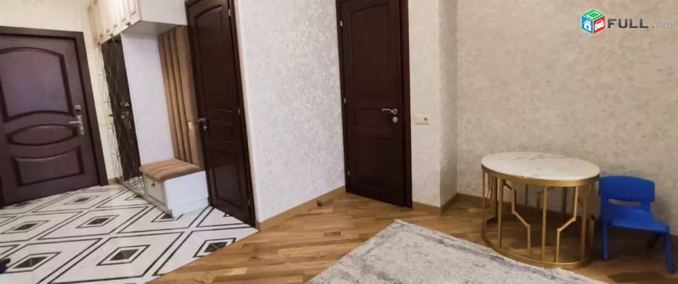 Կոդ 212152  Հայրիկ Մուրադյան նորակառույց 3 սեն. բնակարան Նաիրի Զարյան խաչմերուկ