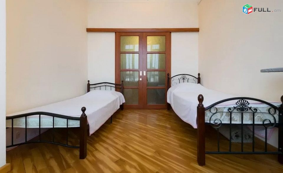Կոդ 2121242  Նալբանդյան փողոց 3 սեն. բնակարան / for rent Nalbandyan st