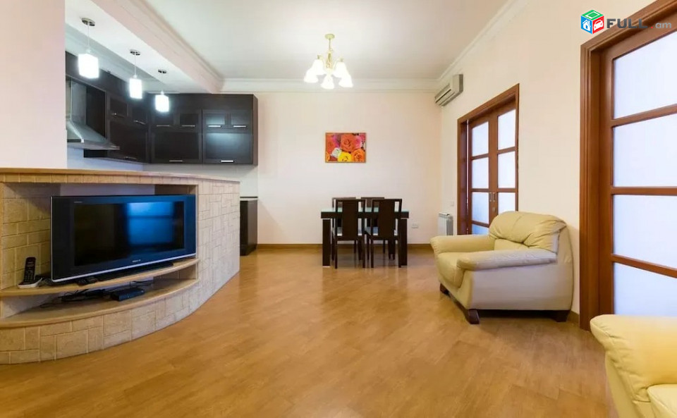 Կոդ 2121242  Նալբանդյան փողոց 3 սեն. բնակարան / for rent Nalbandyan st