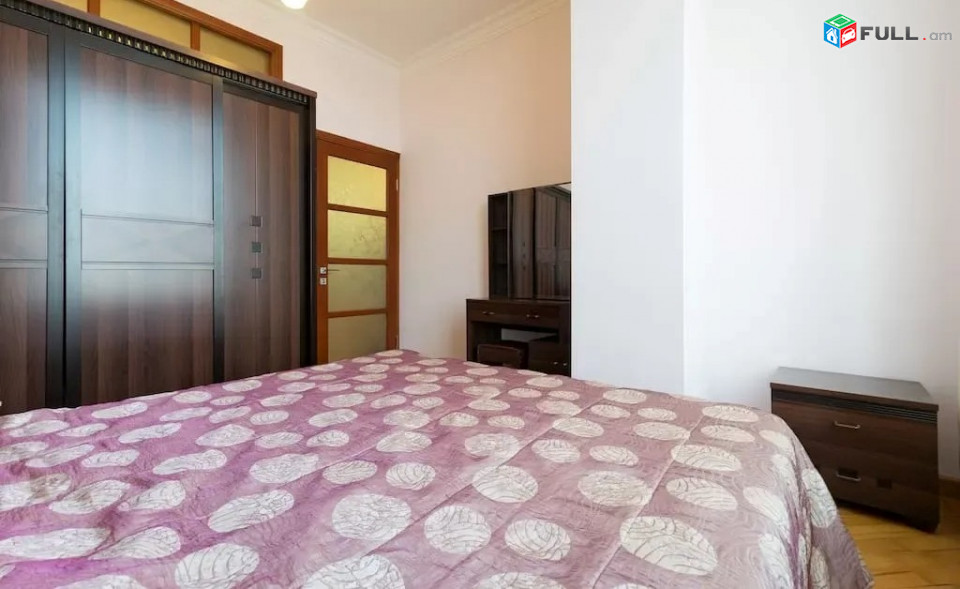 Կոդ 2121242  Նալբանդյան փողոց 3 սեն. բնակարան / for rent Nalbandyan st