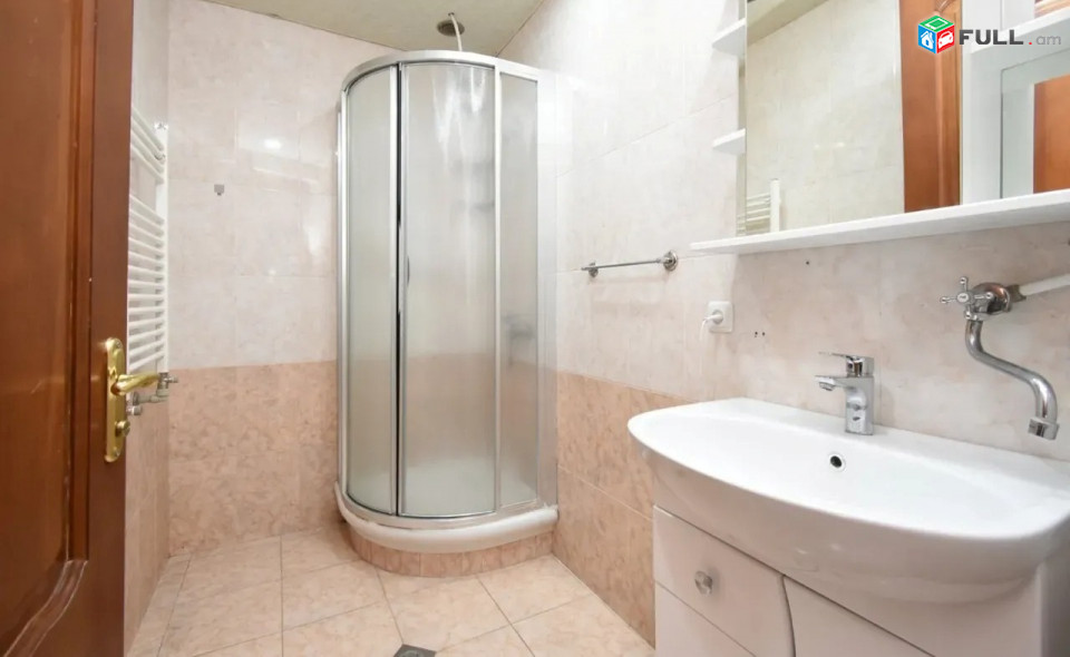 Կոդ 2121287  Սարյան փողոց 3 սեն. բնակարան / for rent Saryan st