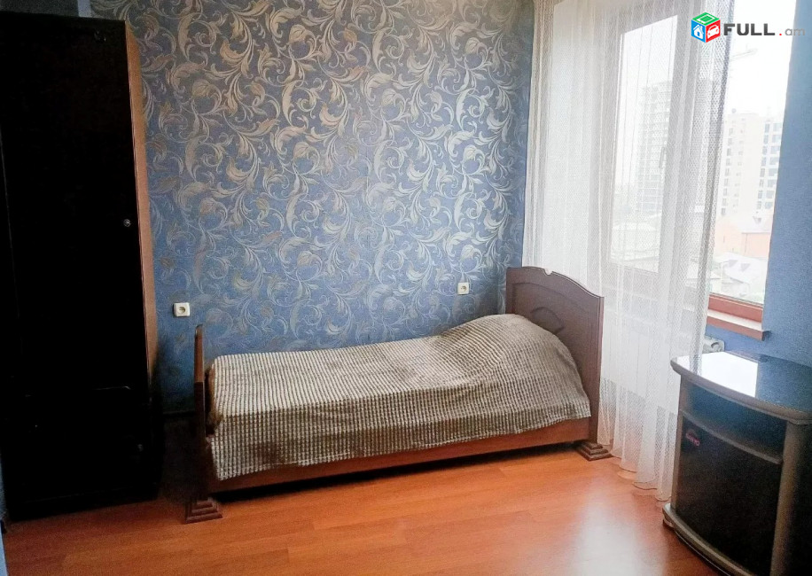 Կոդ FH17  Դեմիրճյան փողոց 3 սեն. բնակարան / for rent Demirchyan st.