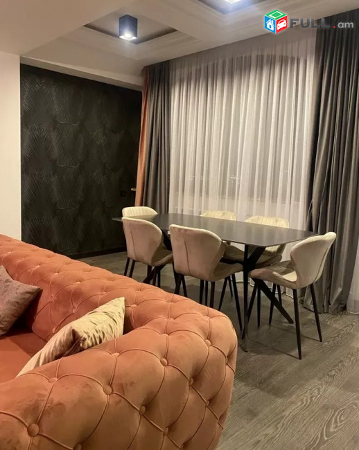 Կոդ FH19  Սարյան փողոց 3 սեն. բնակարան / for rent Saryan st
