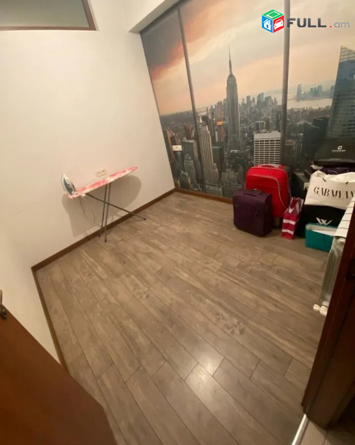 Կոդ FH76  Անաստաս Միկոյան փողոց 3 սեն. բնակարան / for rent Anastas Mikoyan st