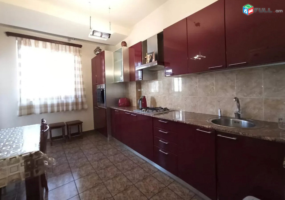 Կոդ FH140  Աբովյան փողոց 3 սեն. բնակարան / for rent Abovyan st.