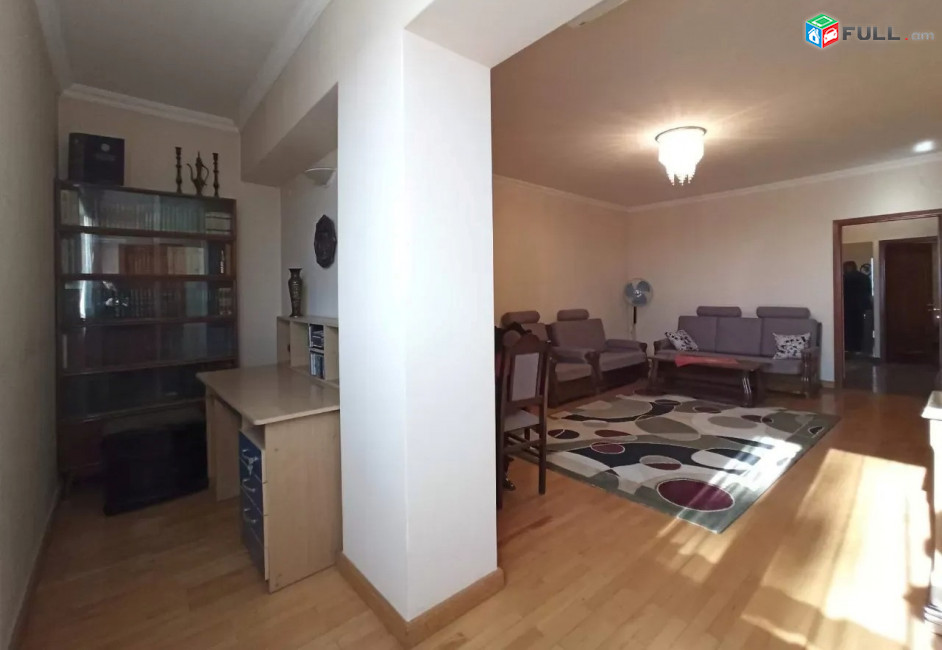 Կոդ FH140  Աբովյան փողոց 3 սեն. բնակարան / for rent Abovyan st.