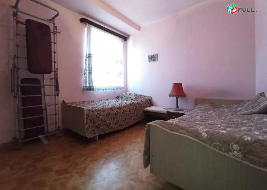 Կոդ FH140  Աբովյան փողոց 3 սեն. բնակարան / for rent Abovyan st.