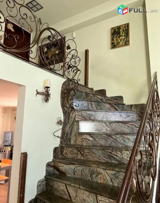 Կոդ FH192  Հրաչյա Քոչար 3 սեն. բնակարան դուպլեքս / for rent Hrachya Kochar st duplex