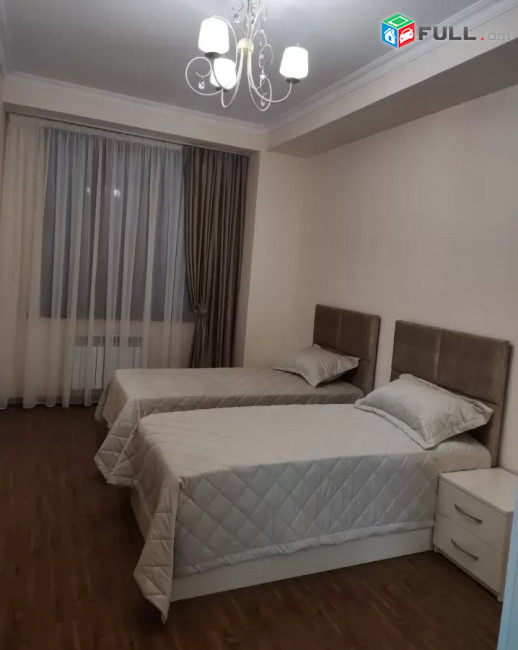 Կոդ FH210  Ադոնց նորակառույց 3 սեն. բնակարան / for rent Adonc st.