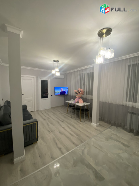 Կոդ FH263  Աբովյան փողոց 4 սեն. բնակարան / for rent Abovyan st