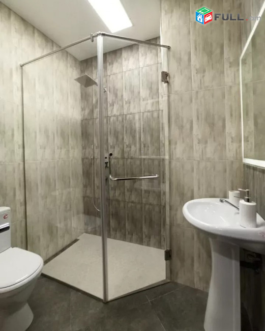 Կոդ FH313  Ադոնց նորակառույց 3 սեն. բնակարան / for rent Adonc st