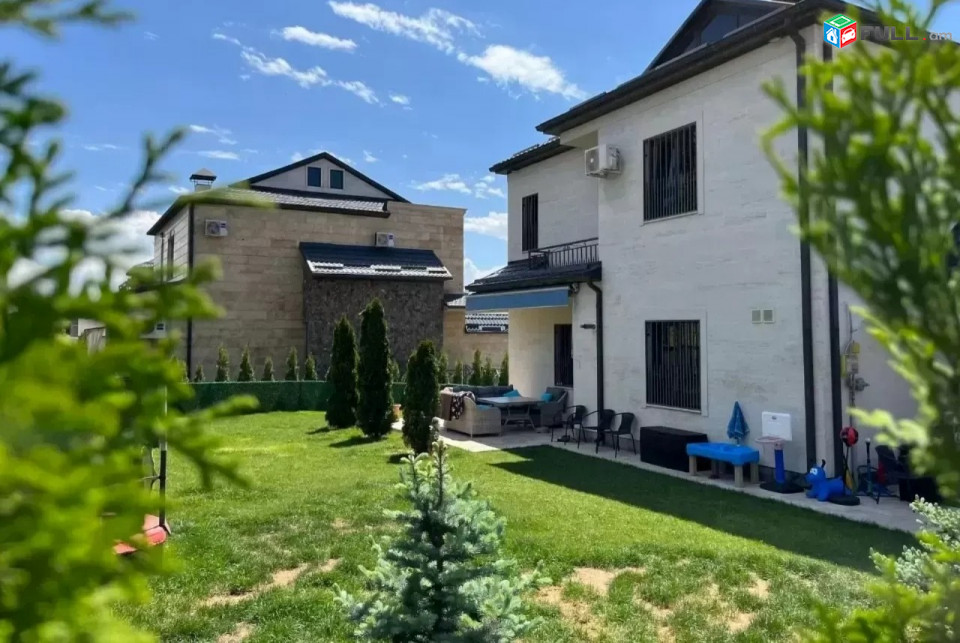 Կոդ FH355  Երկու հարկանի տուն, Վահագնի Թաղամաս Աջափնյակում, 250 ք.մ. 