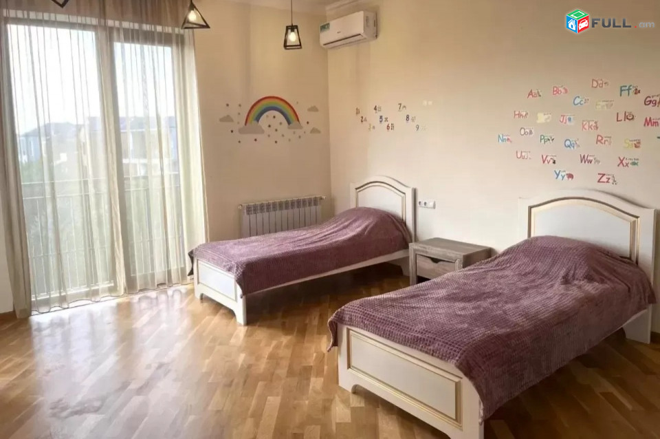 Կոդ FH355  Երկու հարկանի տուն, Վահագնի Թաղամաս Աջափնյակում, 250 ք.մ. 