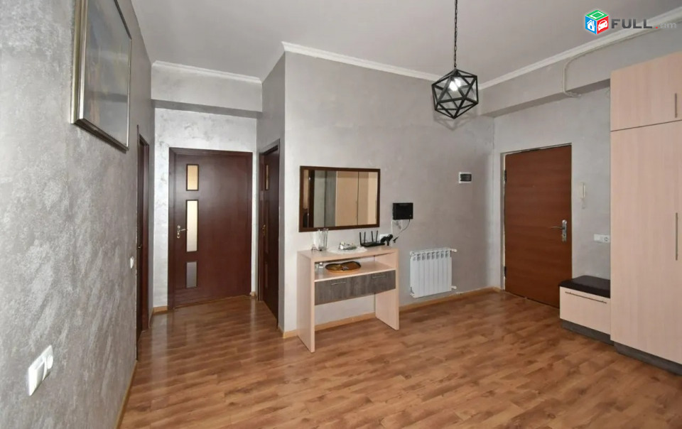 Կոդ 270029  Պարույր Սևակ փողոց  3 սեն. բնակարան Զեյթուն