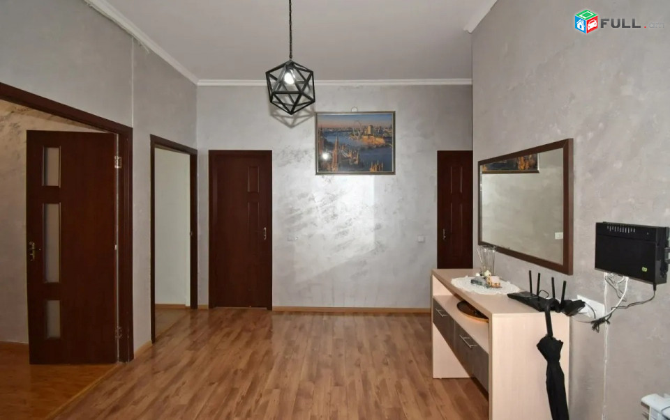 Կոդ 270029  Պարույր Սևակ փողոց  3 սեն. բնակարան Զեյթուն