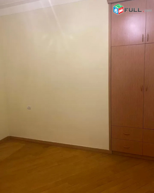 Կոդ 270031  Մաշտոցի պողոտա 3 սեն. բնակարան Թումանյան Պուշկին խաչմերուկ