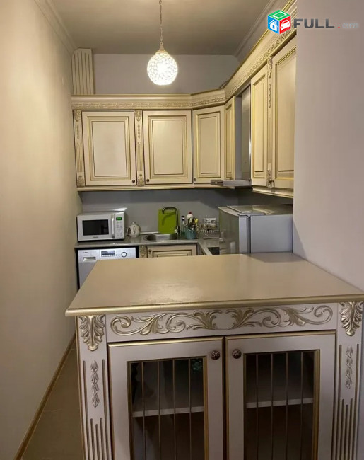 Կոդ 270035  Սայաթ Նովա պողոտա 3 սեն. բնակարան / for rent Sayat Nova st