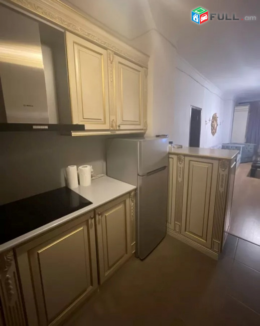 Կոդ 270035  Սայաթ Նովա պողոտա 3 սեն. բնակարան / for rent Sayat Nova st