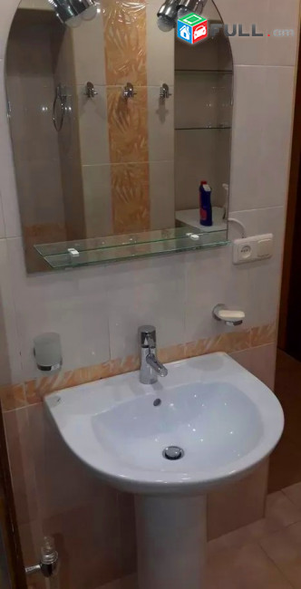 Կոդ MM0620  Կողբացի 3 սեն. բնակարան Հրապարակի հարևանությամբ 