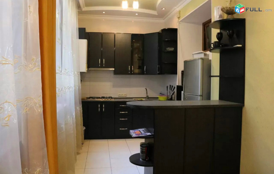 Կոդ MM0641  Սարյան փողոց 3 սեն. բնակարան / for rent Saryan st.