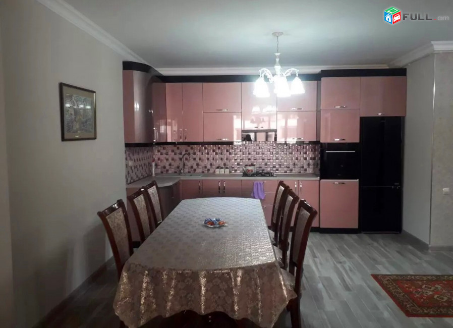 Կոդ MM0682  Արամի փողոց 3 սեն. բնակարան / for rent Arami st.