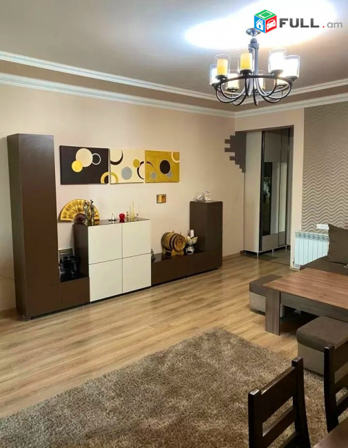 Կոդ V01109 Հանրապետության փողոց 3 սեն. բնակարան