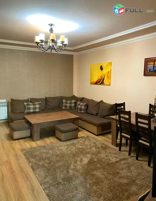 Կոդ V01109 Հանրապետության փողոց 3 սեն. բնակարան