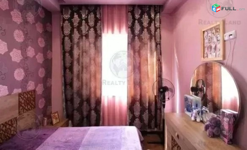 Կոդ V01111  Ամիրյան փողոց  3 սեն. բնակարան