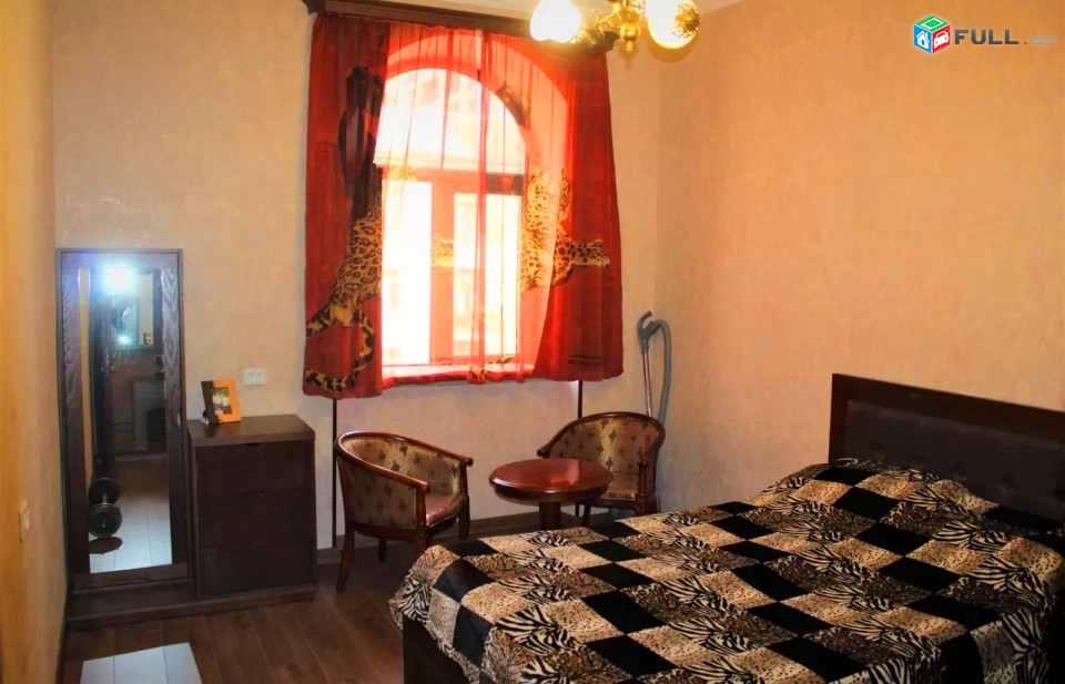 Կոդ V01111  Ամիրյան փողոց  3 սեն. բնակարան