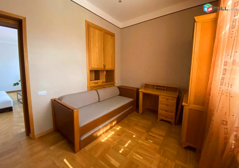 Կոդ V01310  Թումանյան փողոց 3 սեն. բնակարան 