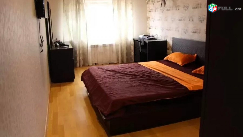 Կոդ V01631  Հանրապետության փողոց 6 սեն. բնակարան