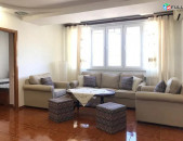 Կոդ 2700303  Սայաթ Նովա պողոտա 3 սեն. բնակարան Օպերայի հարևանությամբ 